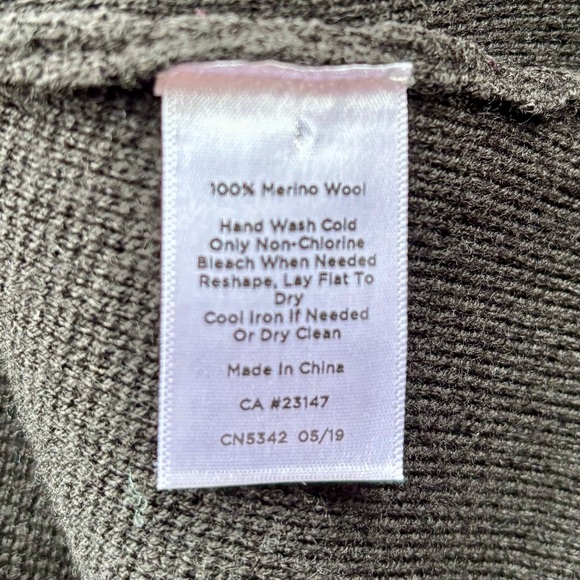 Talbots Classic Black Blazer with Button Detail, 100% Merino Wool - Picture 4 of 4